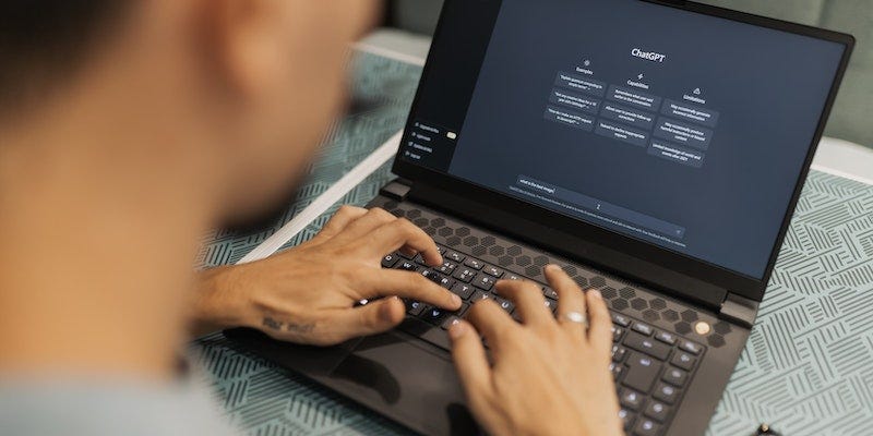 How to Avoid and Resolve Common Pitfalls in ChatGPT Interactions