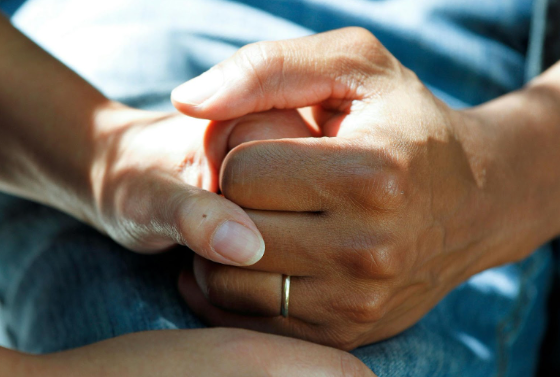 Tips for Caregivers of Loved Ones With Alzheimer’s: Practical Advice and Support