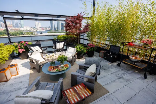 Maximizing Outdoor Spaces with Premium Outdoor Tiles: A Comprehensive Guide