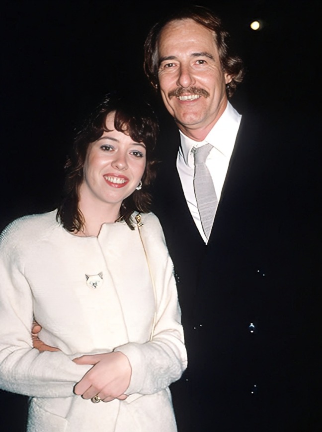 What is Mackenzie Phillips Net Worth? Her Earning Sources 2024