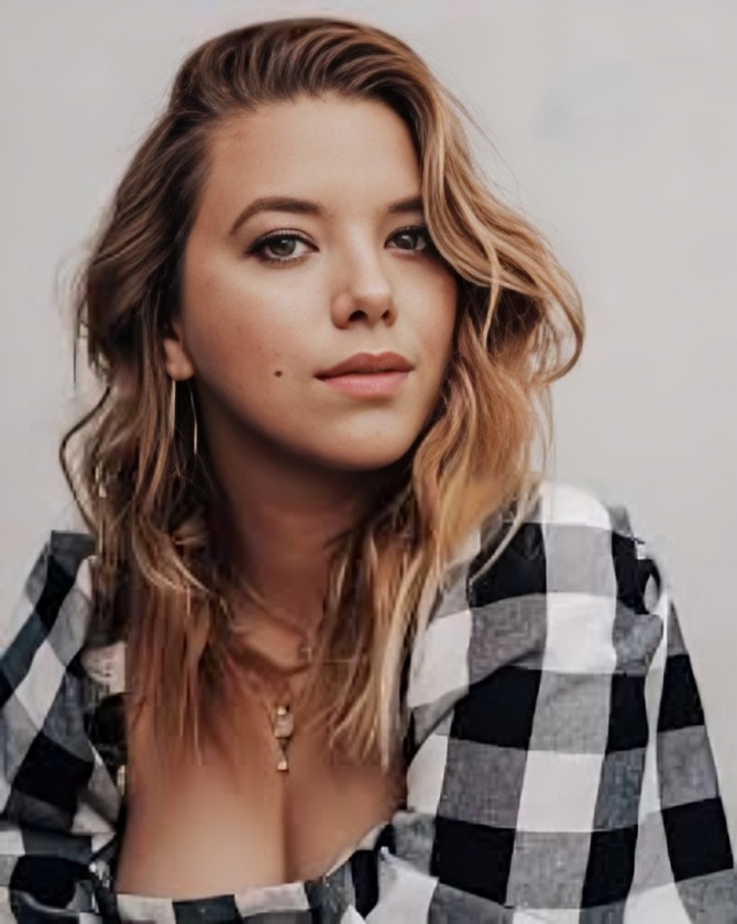 Who is Carlie Casey? Full Biography 2024