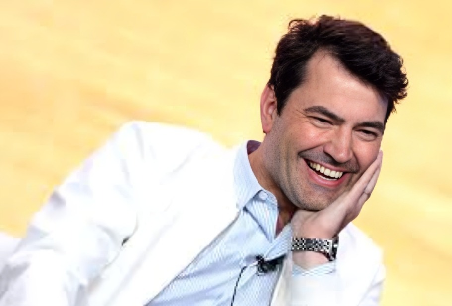 What Is Ron Livingston Net Worth? His Earning Sources 2024
