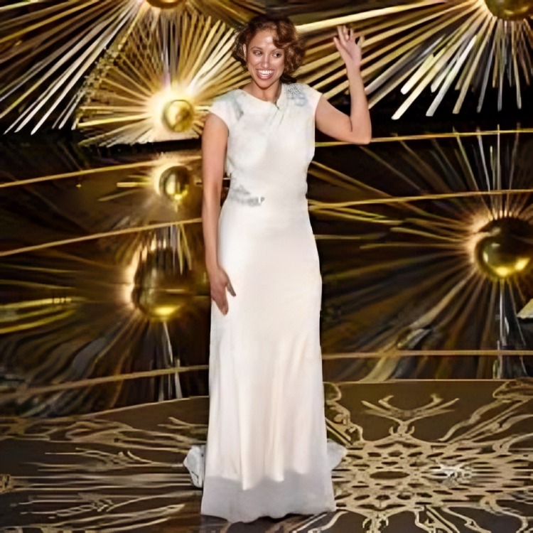 What is Stacey Dash Net Worth? Her Earning Sources 2024