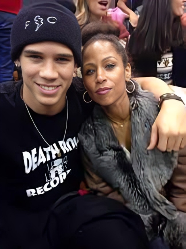 What is Stacey Dash Net Worth? Her Earning Sources 2024