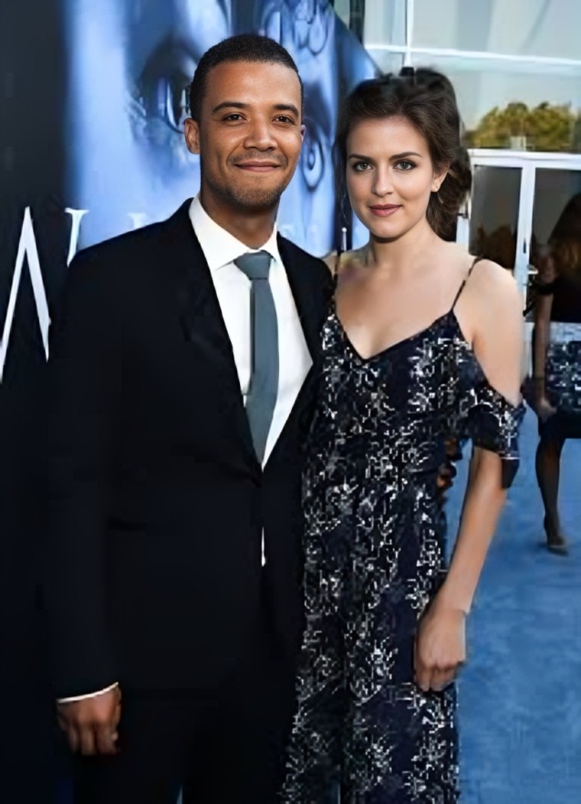 Who is Aisling Loftus? Full Biography 2024