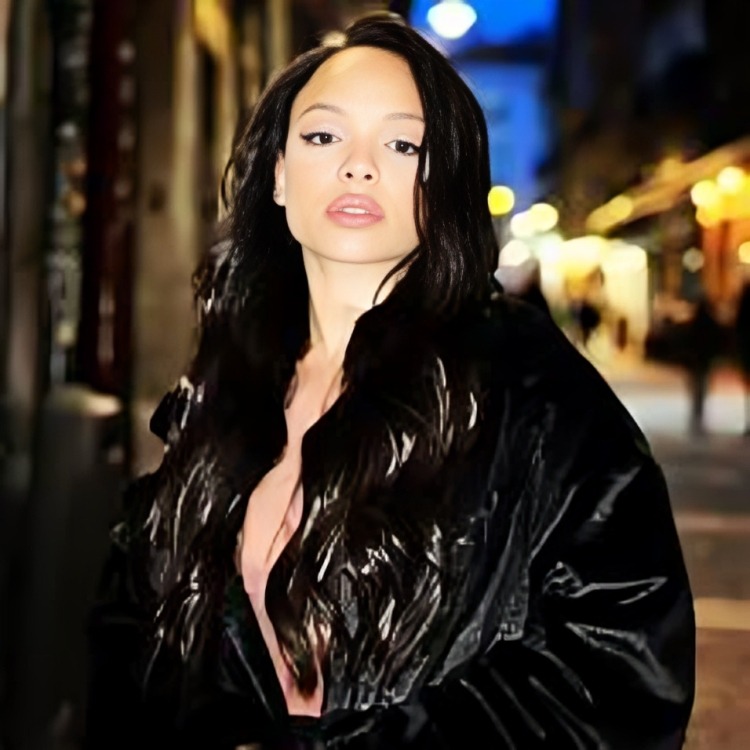 Who is Sisi Stringer? Full Biography 2024