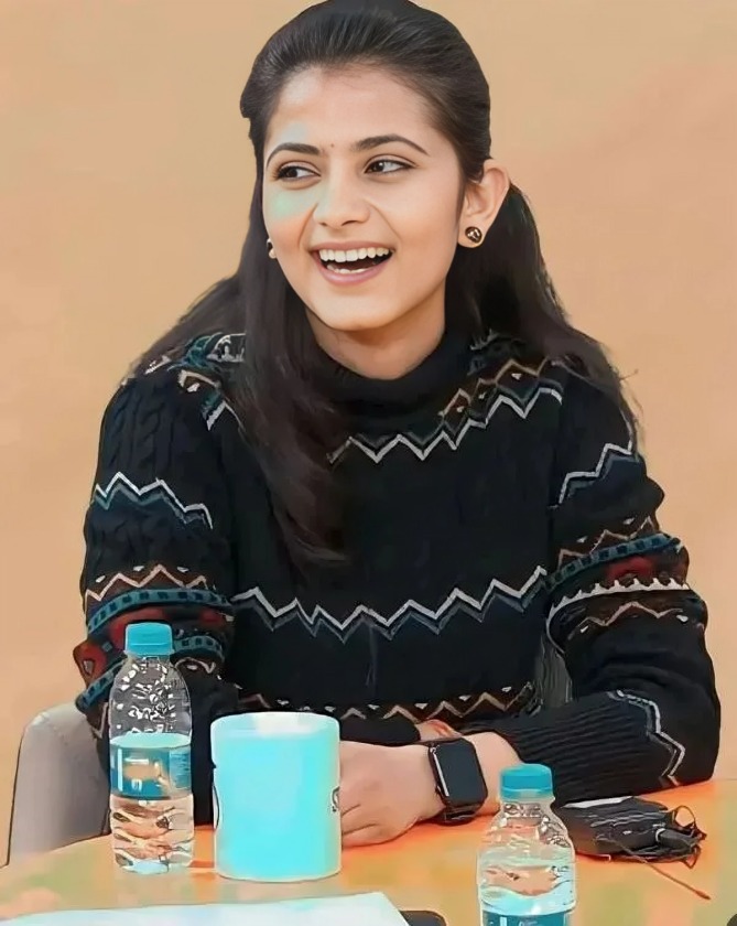 Divya Tanwar Age: Discover the IPS Officer’s Journey