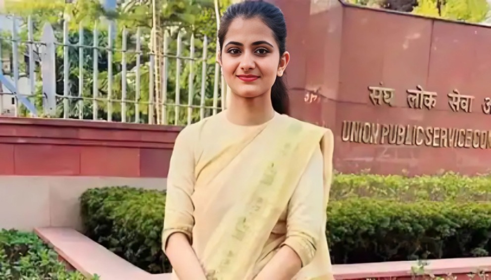 Divya Tanwar Age: Discover the IPS Officer’s Journey