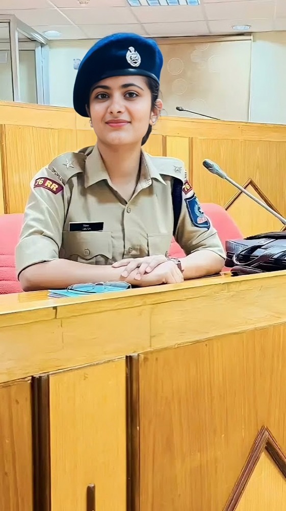 Divya Tanwar Age: Discover the IPS Officer’s Journey
