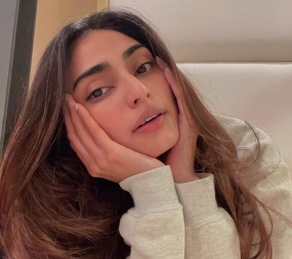 Athiya Shetty Height: How Tall is the Bollywood Star?