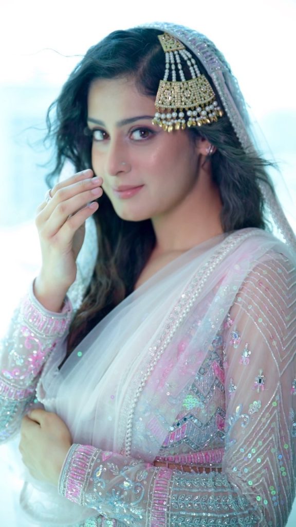 bigg boss 17 isha malviya age