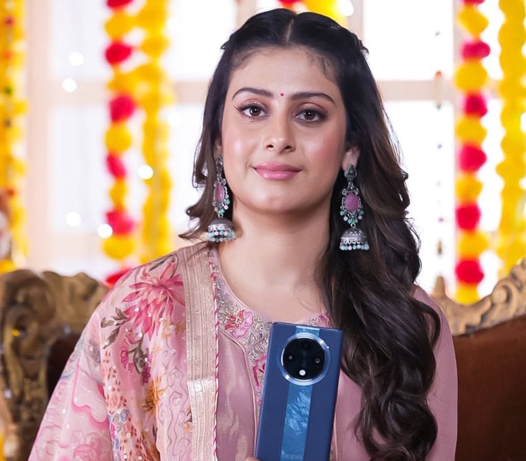 Isha Malviya Age: How Old Is This Rising Actress Isha Malviya Age: How Old Is This Rising Actress