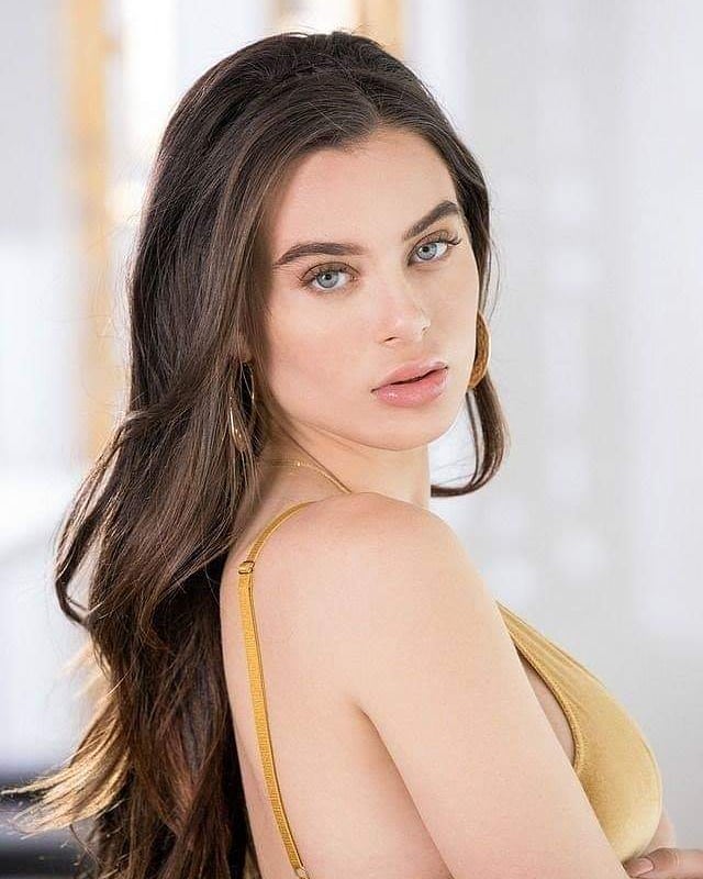 Lana Rhodes age