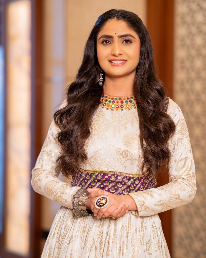 Geeta Rabari Net Worth