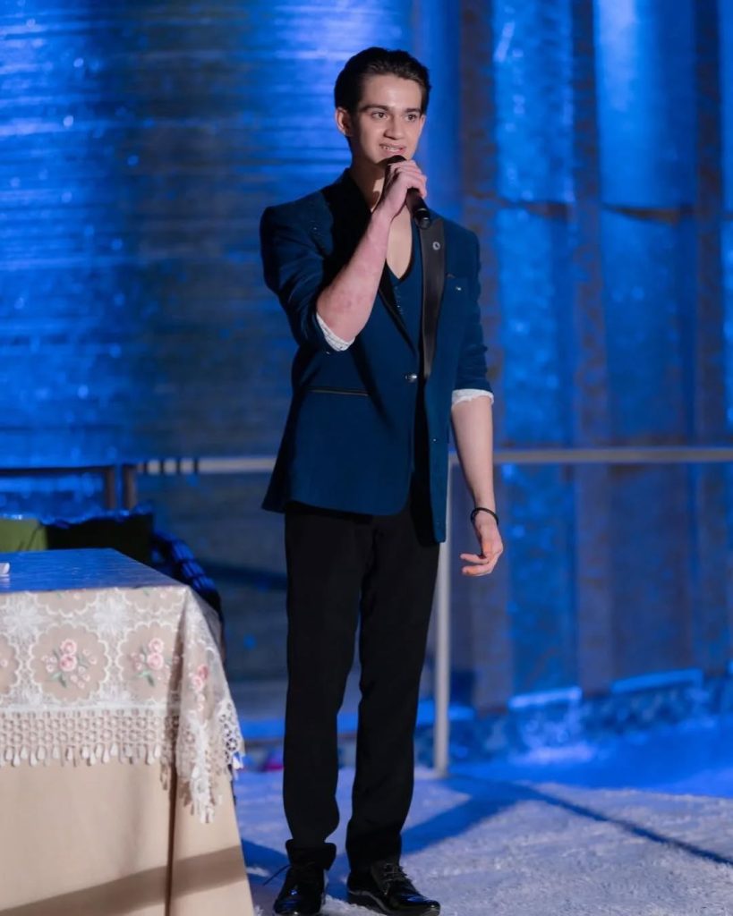 Ayaan Zubair Height in feet