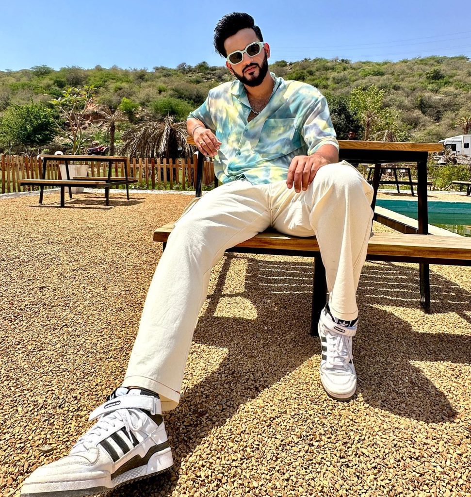 Fukra Insaan Heigh in feet