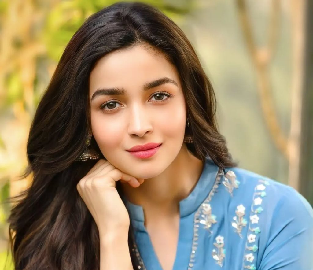 Alia Bhatt Height in Feet: How Tall is the Actress