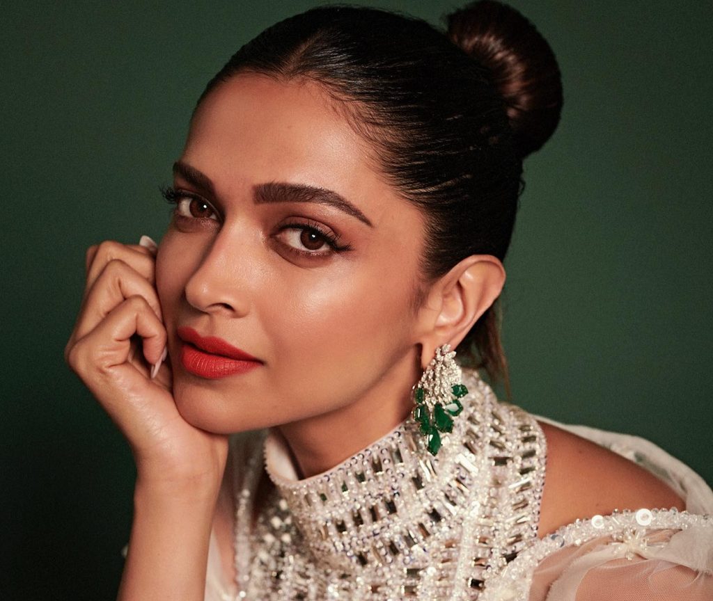 Deepika Padukone Height: Indian Actress's Exact Measurement