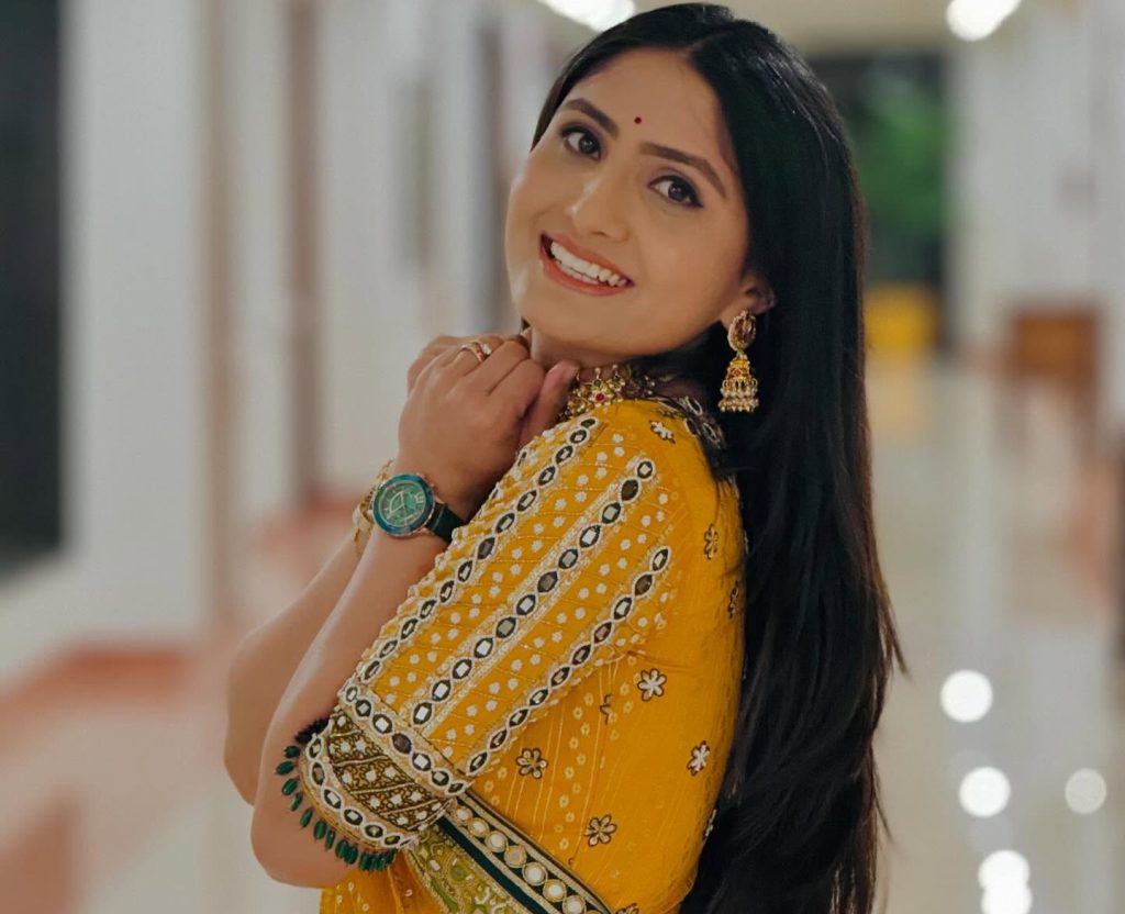 Geeta Rabari Net Worth: How Rich Is the Singer