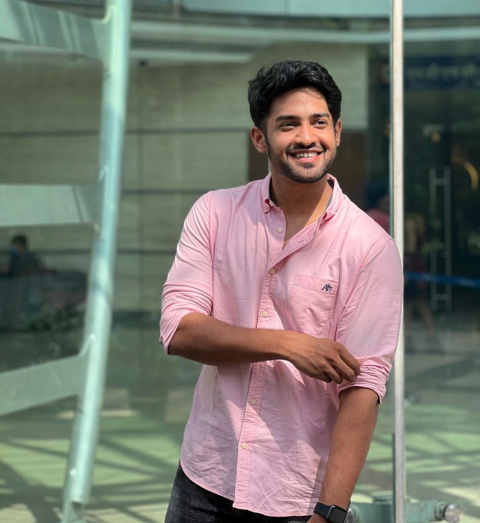 Thugesh Height in feet