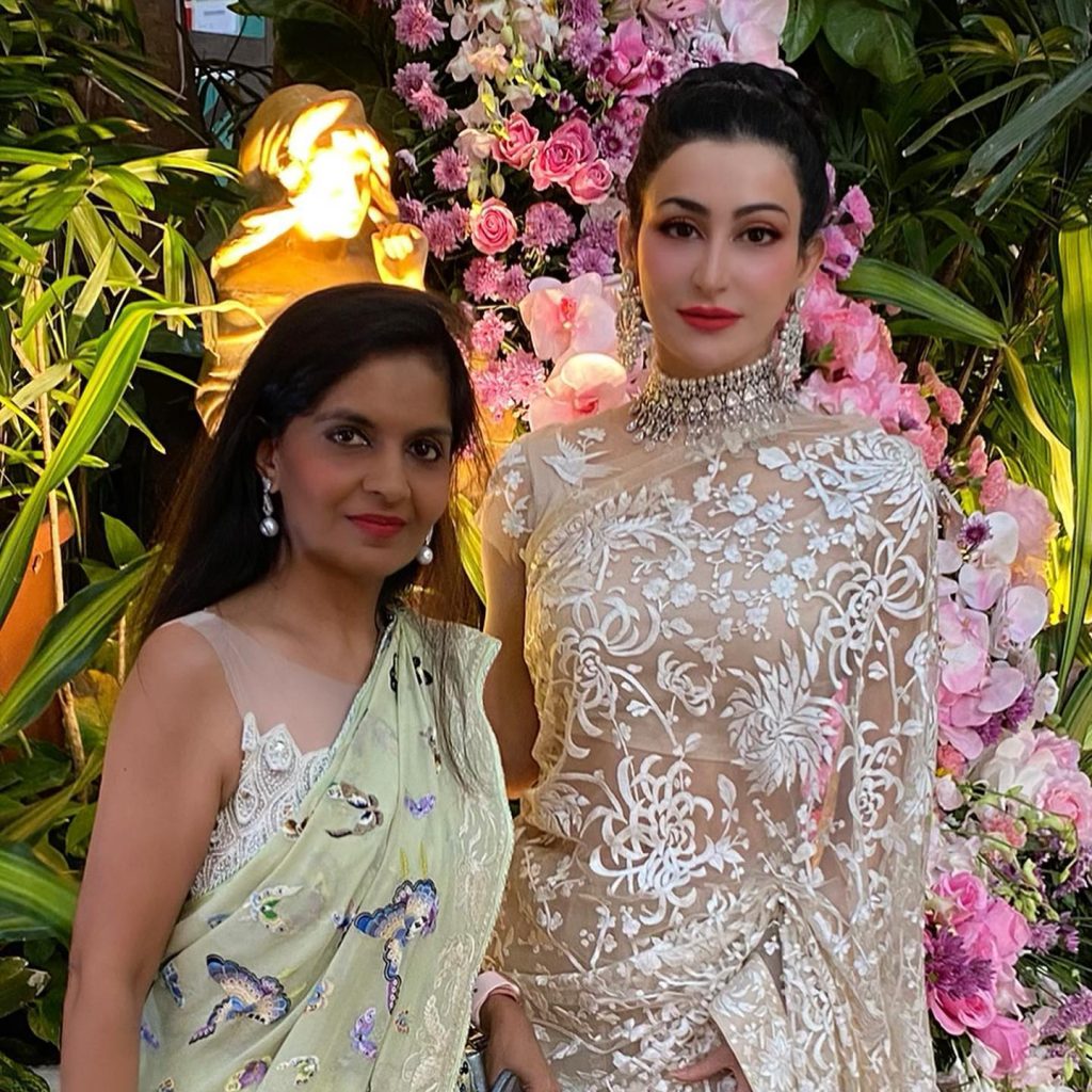 Shalini Passi height