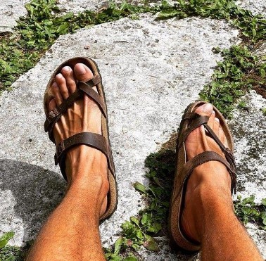 5 Versatile Sandals for Men: The Ultimate One-Pair Strategy for Any Outfit